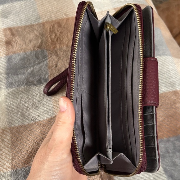 Fossil Women's Burgundy Leather Wristlet - Picture 10 of 14